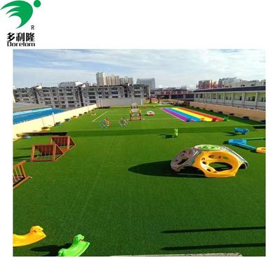 El uso de la hierba artificial certificada ROHS para el patio de juegos y el área de juegos de jardín de infantes 2020