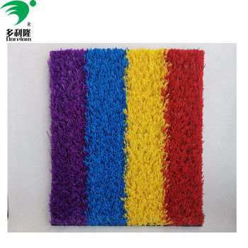Césped artificial de colores en rojo amarillo púrpura azul y rosa con densidad 16800