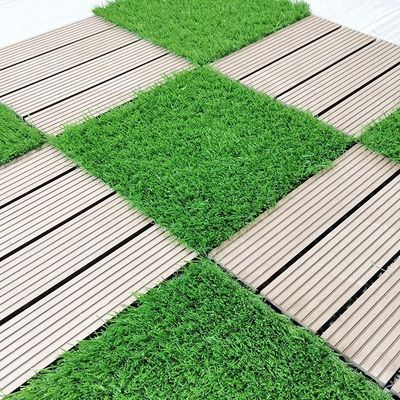Commercial Tiles de césped artificial de césped de diseño entrelazado 3/8 pulgadas de calibre DIY Pet Lawn Mat