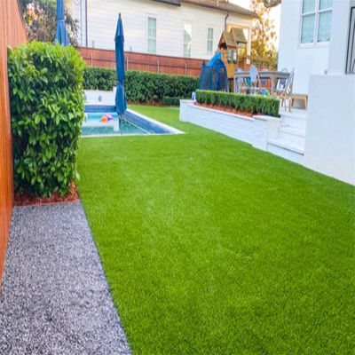 Verde Rojo Negro Azul Blanco 40 mm Rollo de hierba sintética para la decoración del jardín