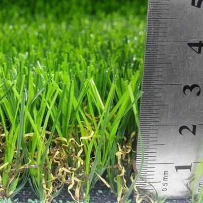 Revestimiento de SPU Hierba artificial verde natural suave para jardín al aire libre