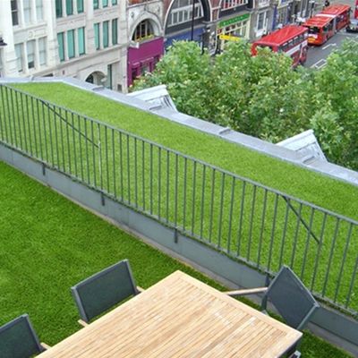 8204 Alfombra de césped de plástico La solución definitiva para el jardín paisajístico y la decoración