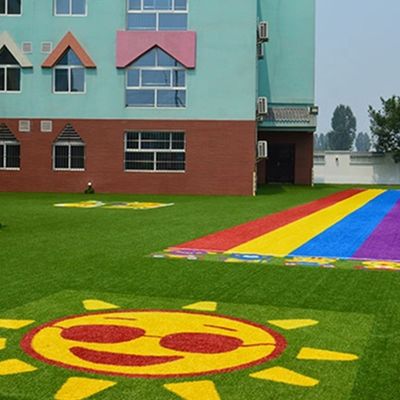 PE PP con respaldo de hierba artificial Logotipo de color de patrón de césped sintético Mini alfombra de fútbol