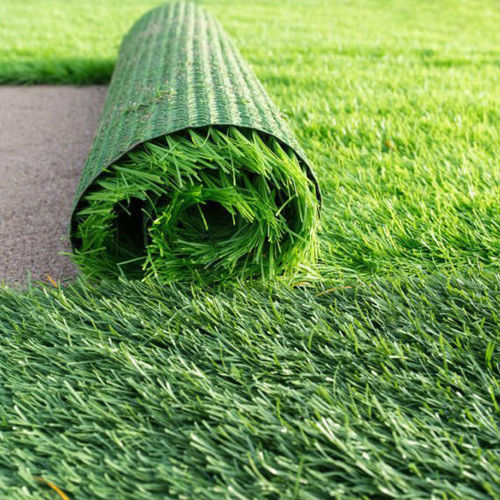 PE sin relleno 50mm 60mm Plástico verde para deportes Césped sintético para campos de fútbol