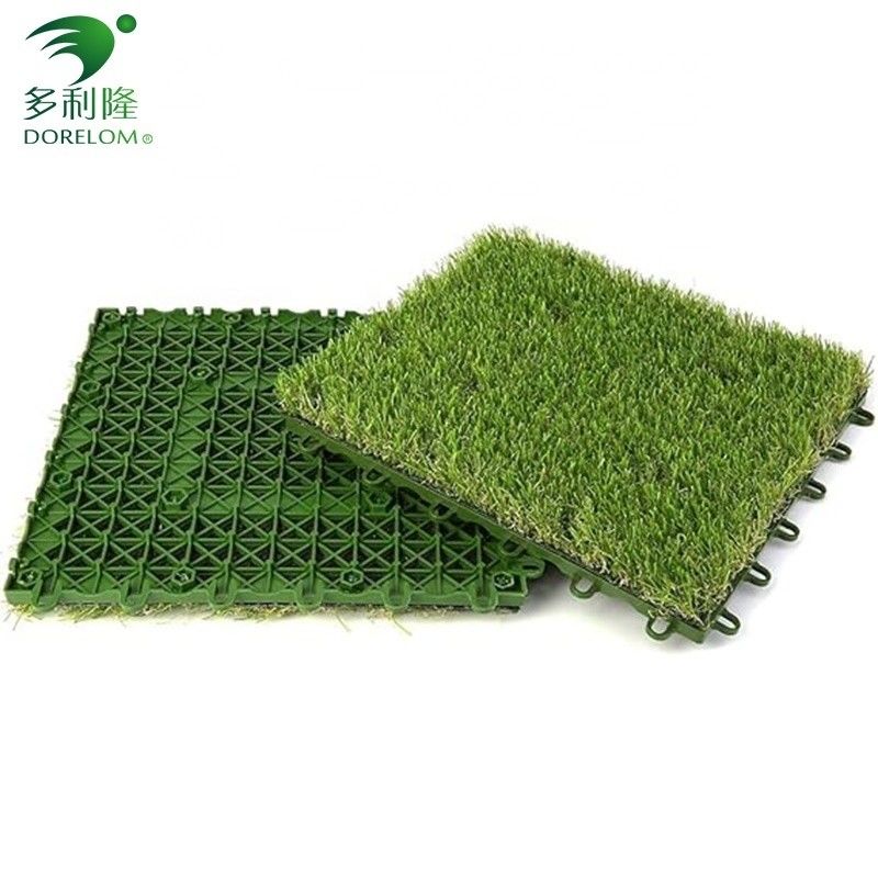 Commercial Tiles de césped artificial de césped de diseño entrelazado 3/8 pulgadas de calibre DIY Pet Lawn Mat