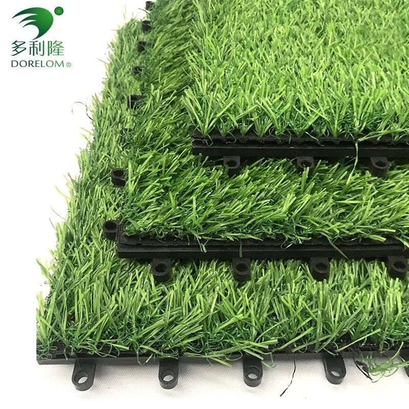 25-60 mm Alturas de pilas Tiles de hierba artificial con doble respaldo de PU