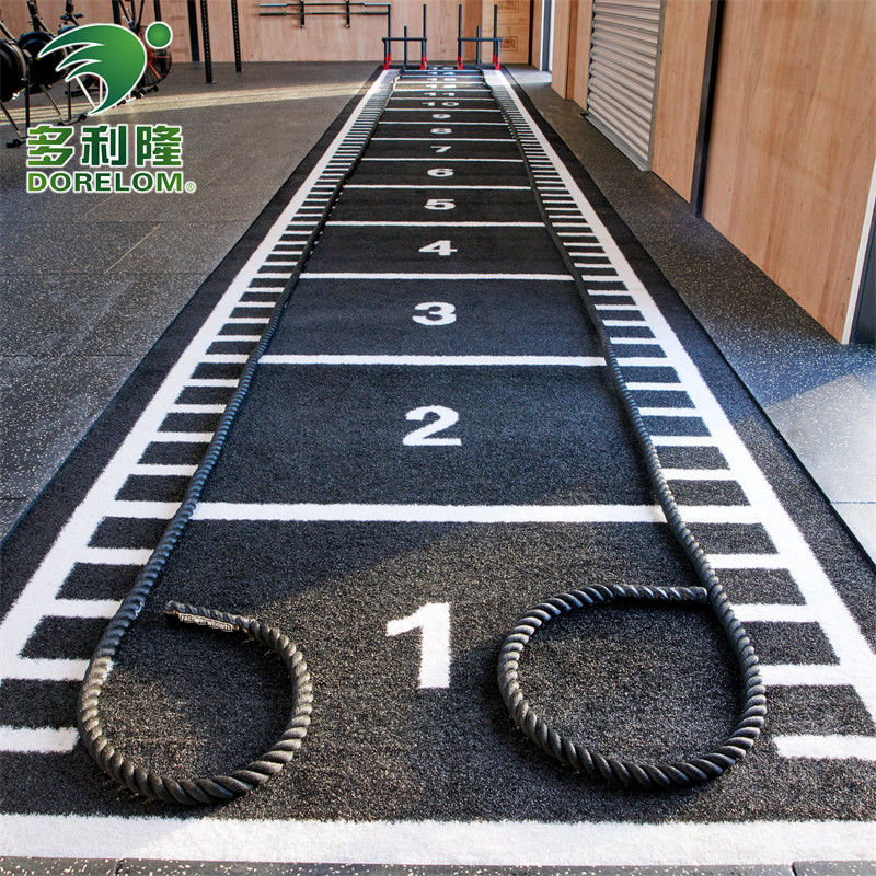 Alta densidad 63000 puntos de sutura/m2 Pista de césped de gimnasio verde para césped de entrenamiento en trineo profesional